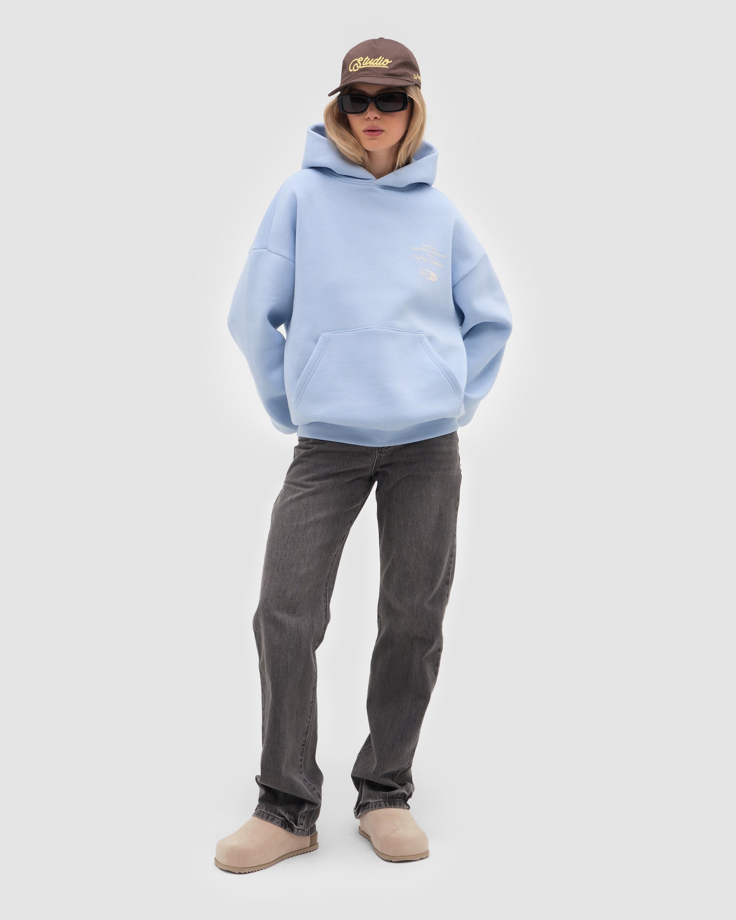 STUDIO V13 HOODIE