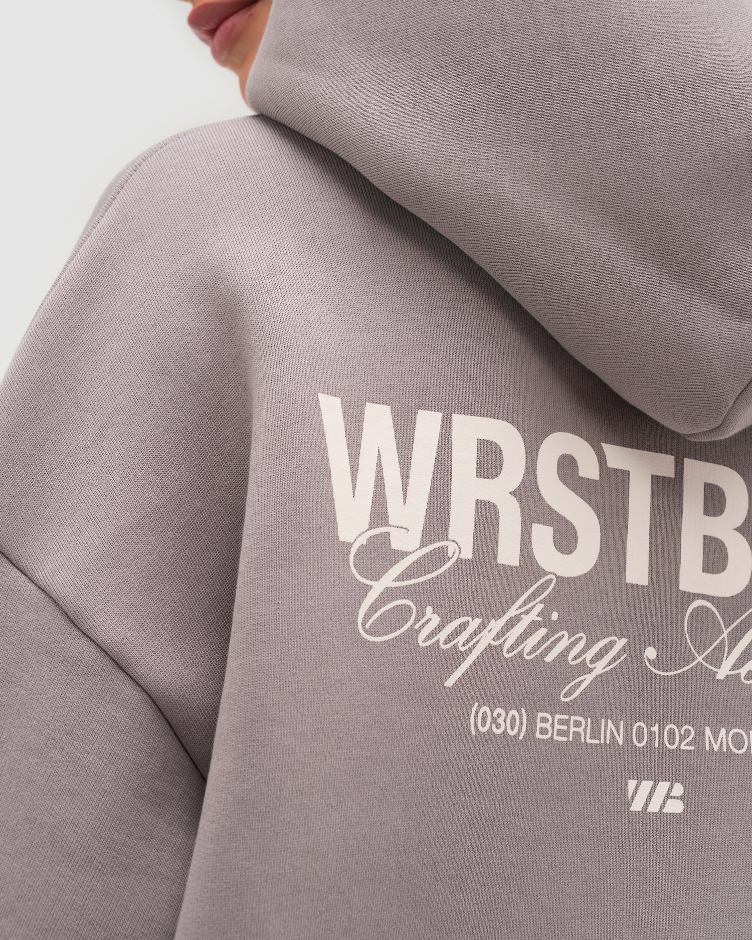 STUDIO V13 HOODIE