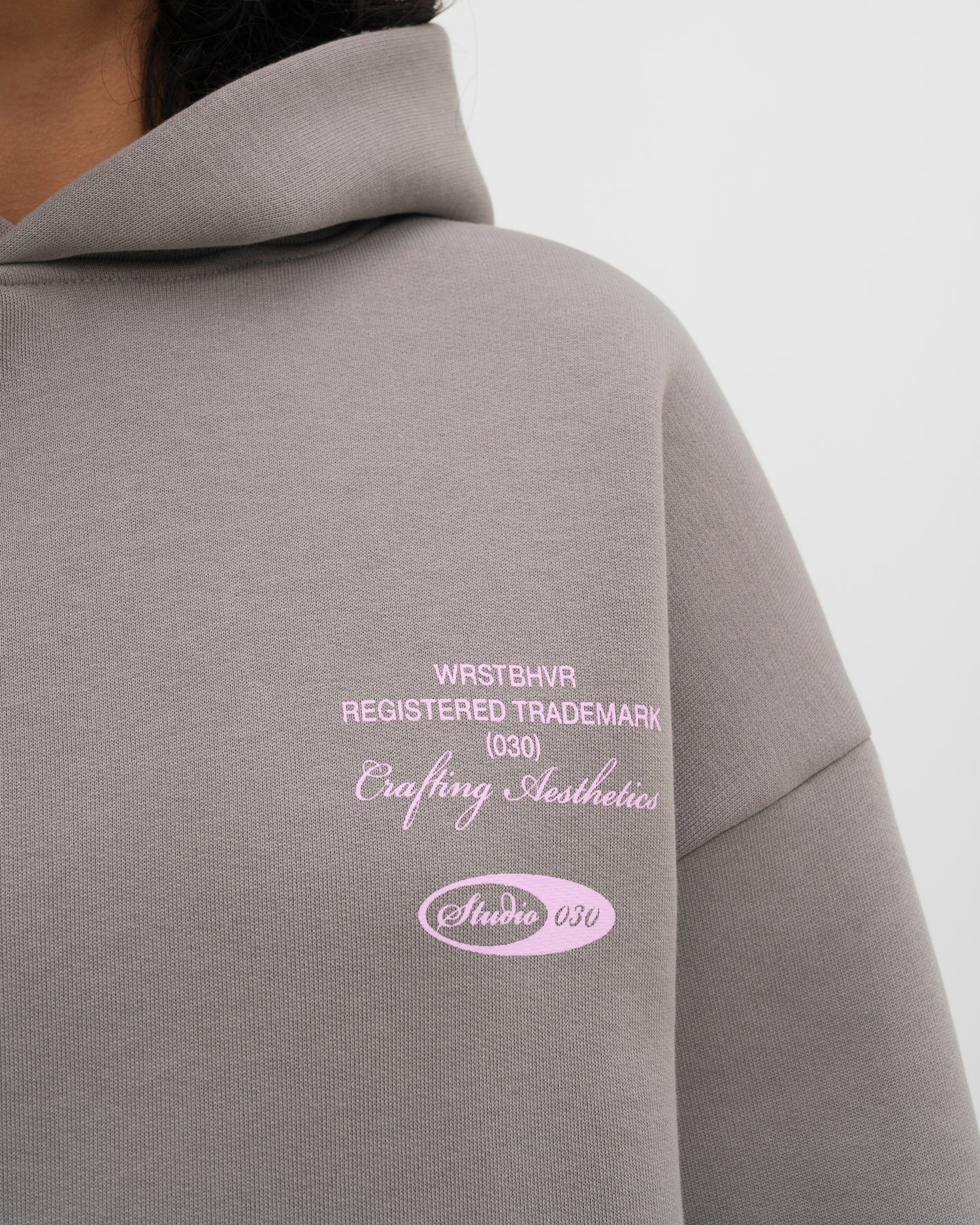 STUDIO V13 HOODIE