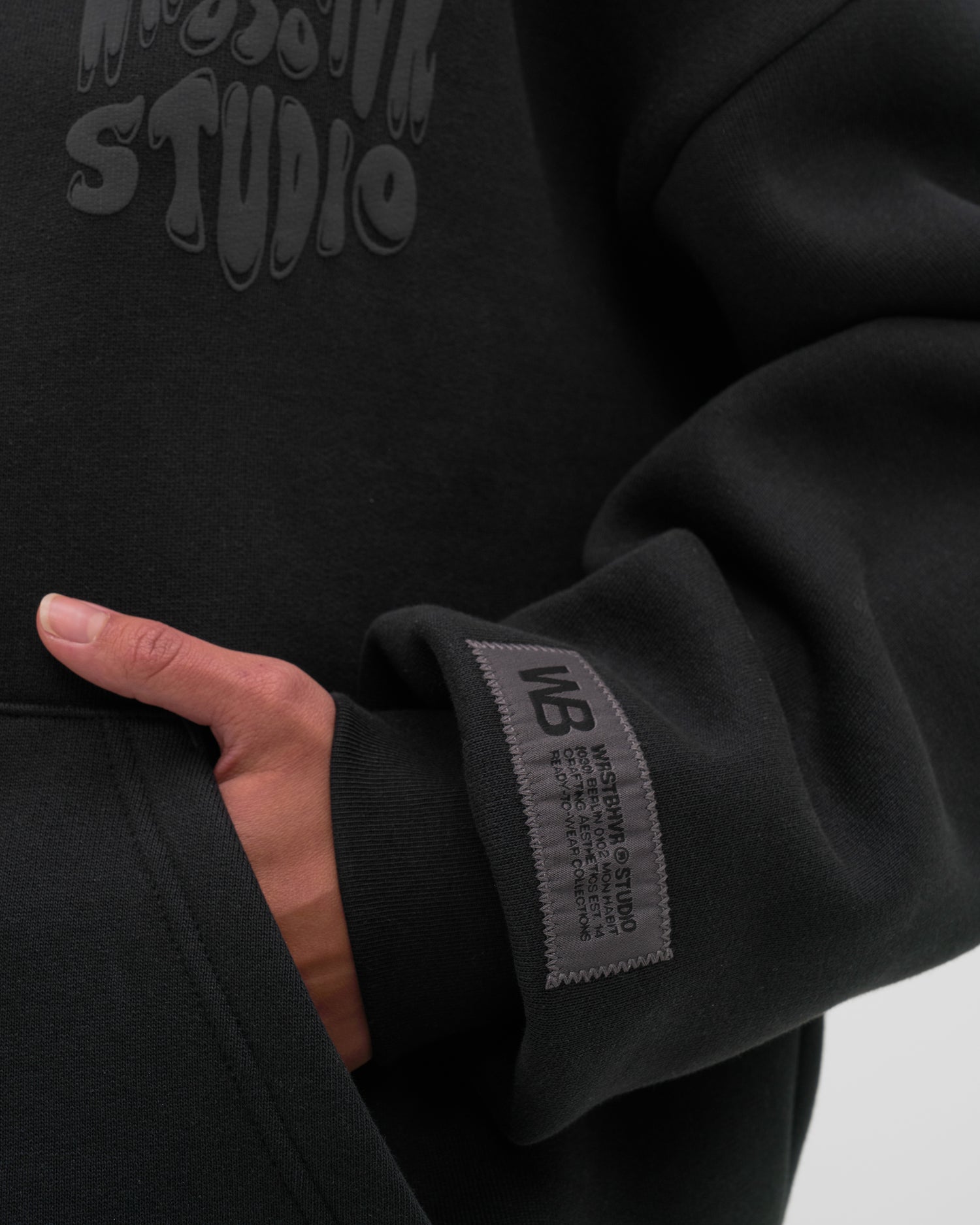 FLYNN HOODIE