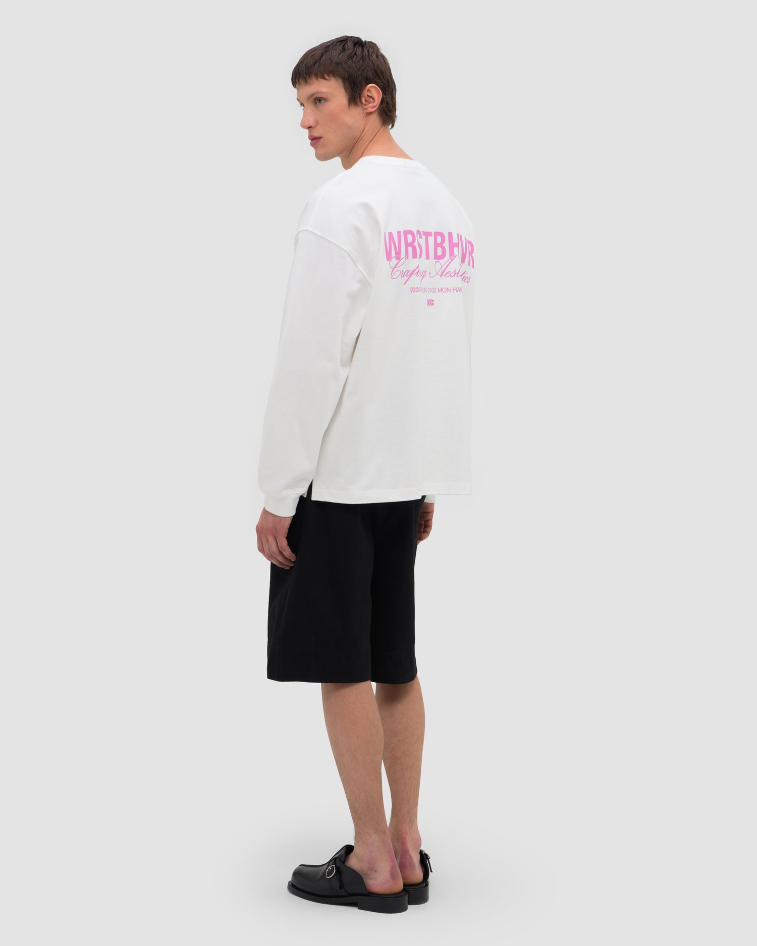 STUDIO V11 LONGSLEEVE