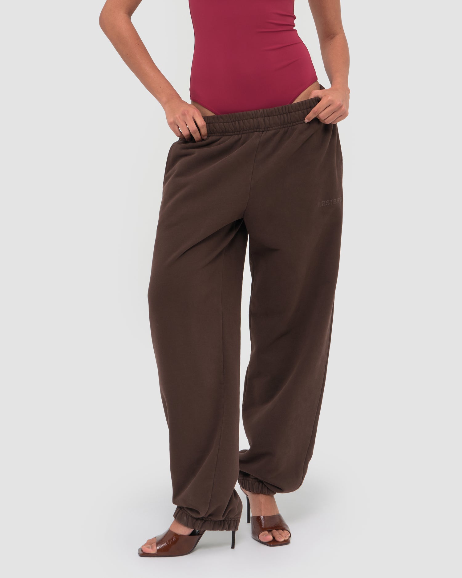NEZZO SWEATPANTS