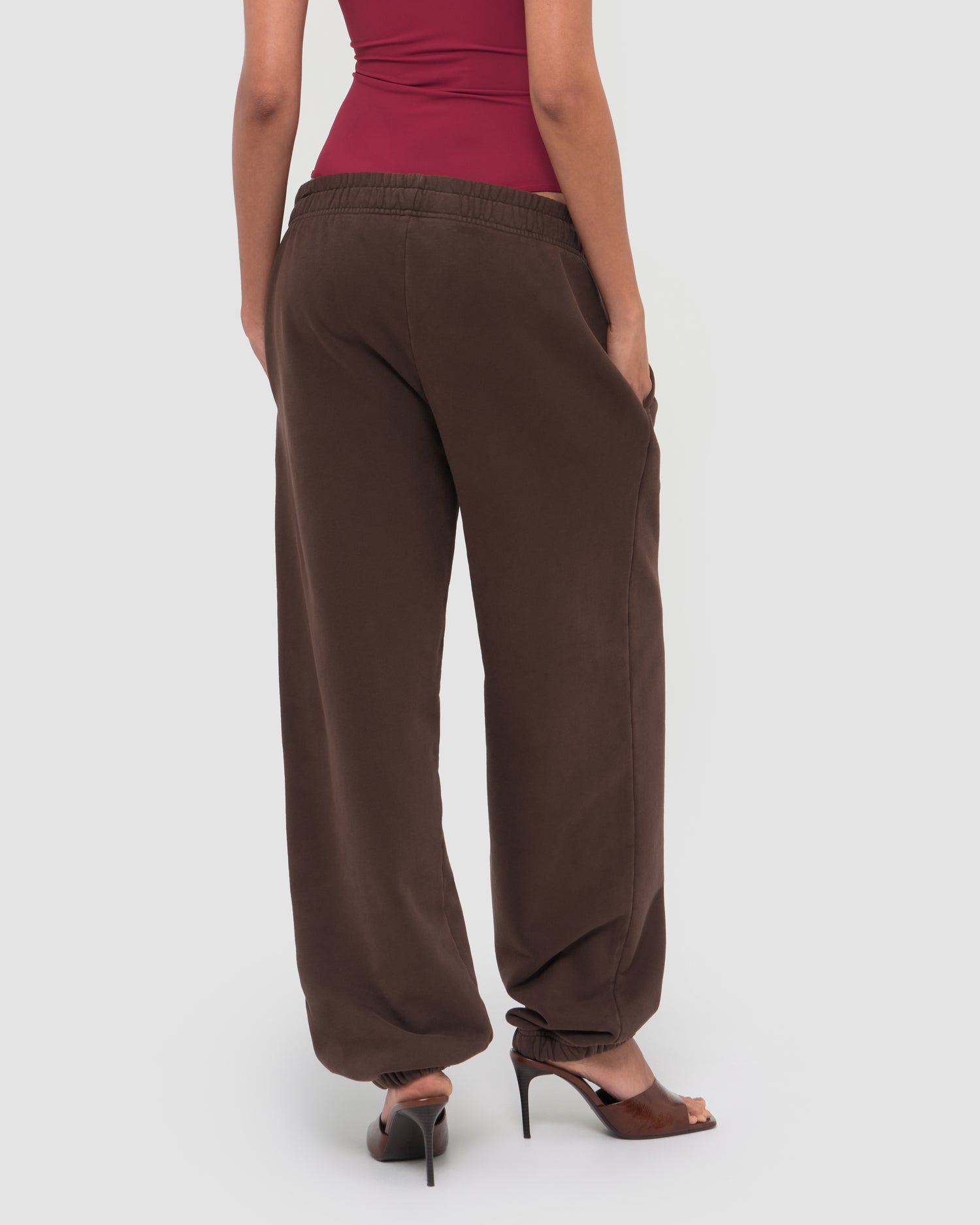 NEZZO SWEATPANTS